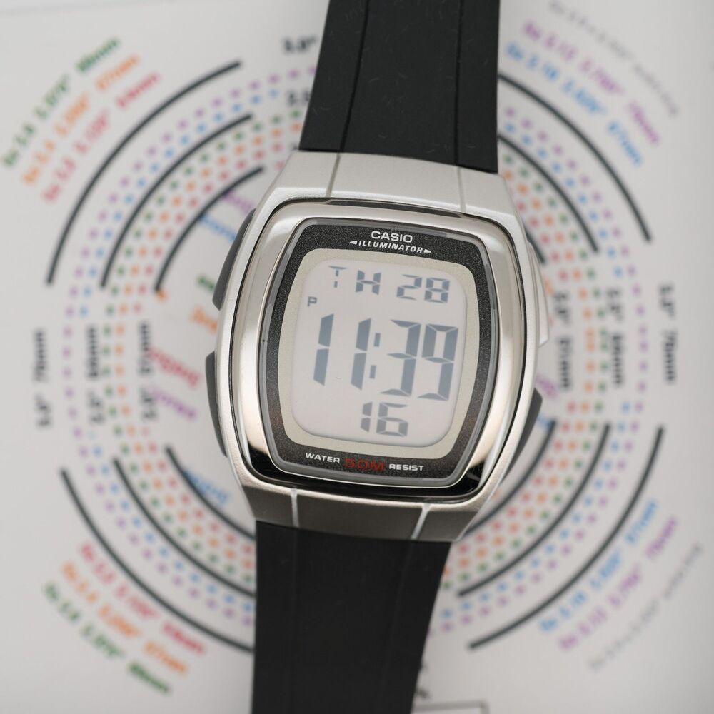 Vintage Casio W-E10 Illuminator 2470 Module Oval Digital Watch 38mm - running - Picture 5 of 10